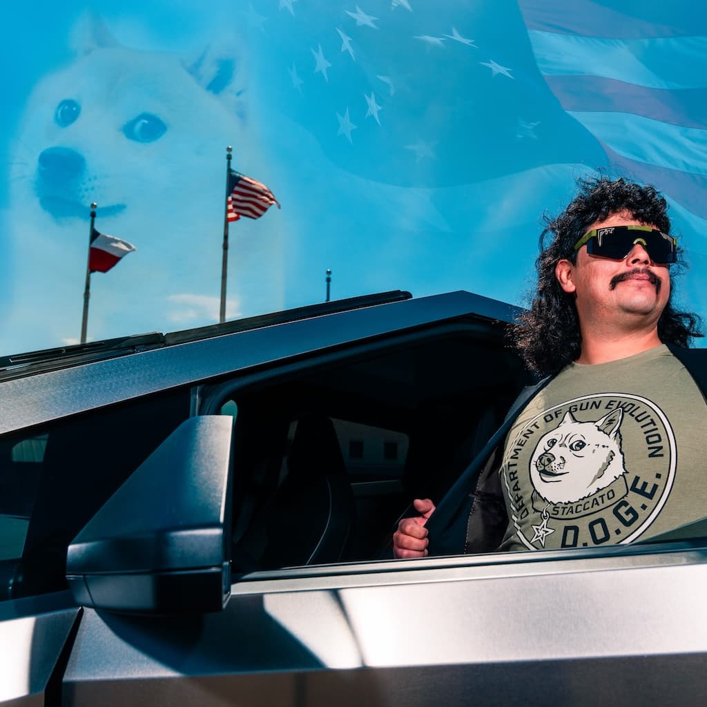 SOCIAL CARD DOGE TEE 3